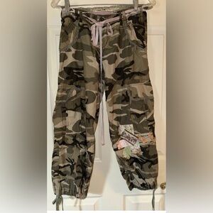 Vintage Y2K women SOLVANG green Camo Patchwork Cargo Capri Pants Sz Small EUC